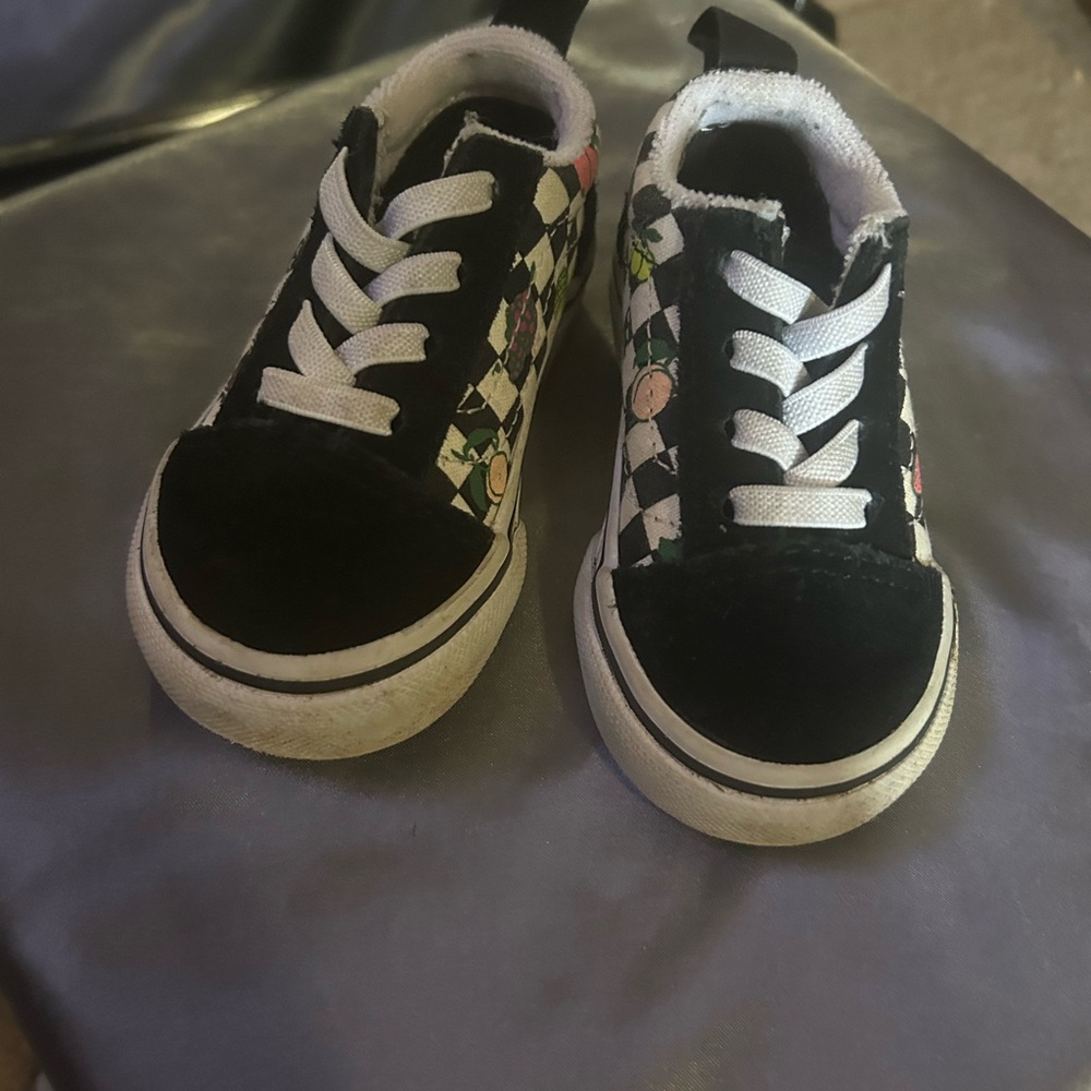 Vans Black and White Old Skool Sneakers Classic Skate Style